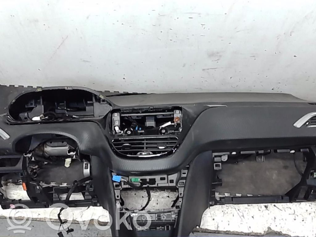 Peugeot 208 I Panel de instrumentos 