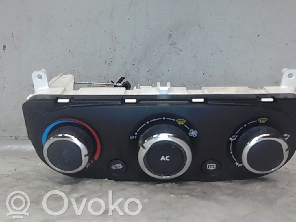 Renault Clio IV Climate control unit 