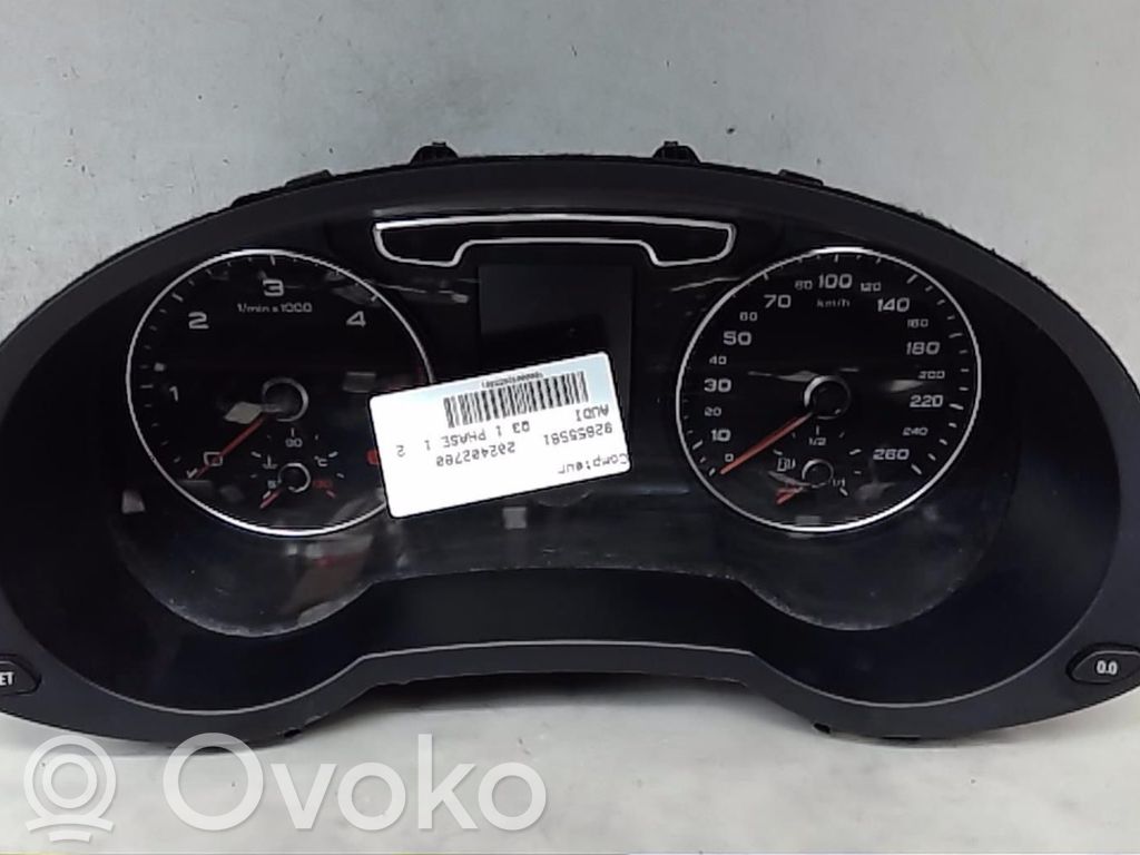 Audi Q3 8U Licznik / Prędkościomierz 