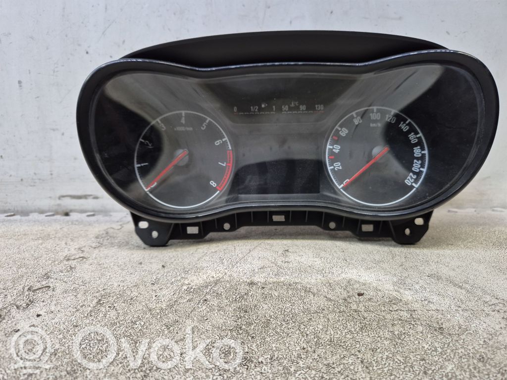 Opel Corsa E Speedometer (instrument cluster) 