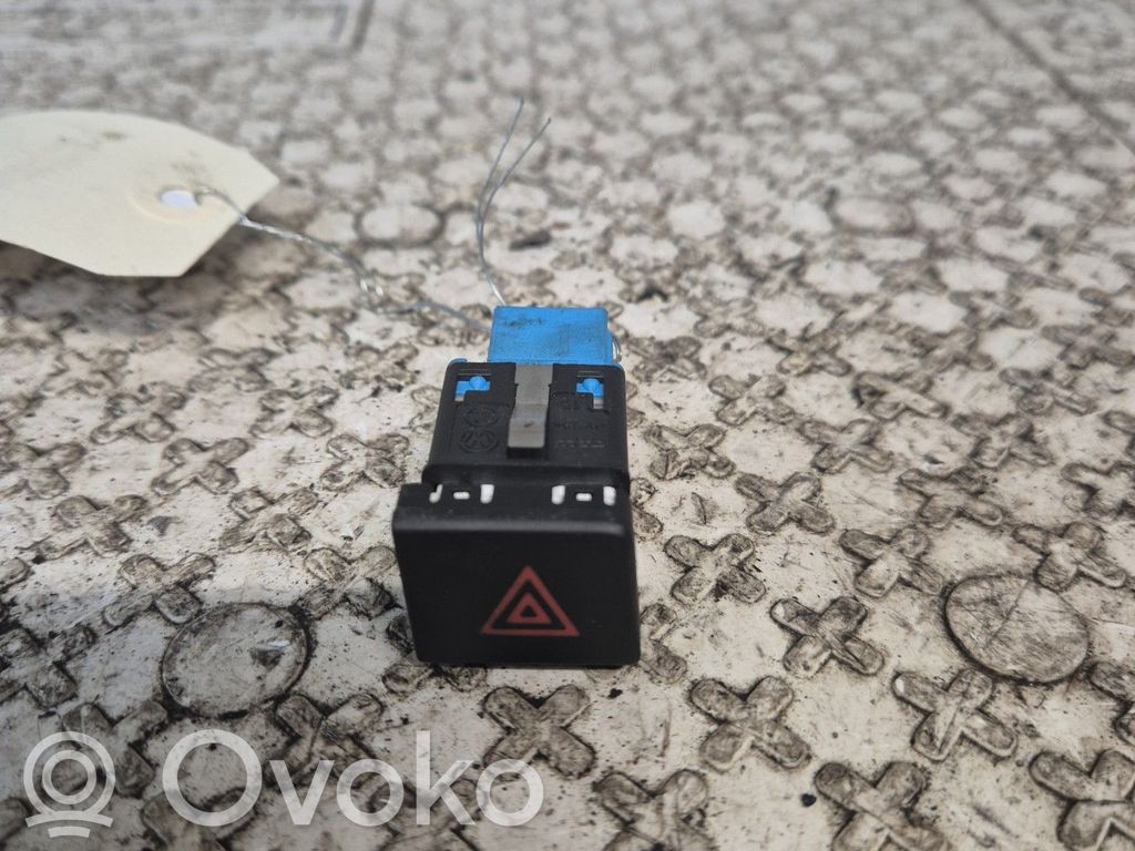 Volkswagen Transporter - Caravelle T6 Botón interruptor de luz de peligro