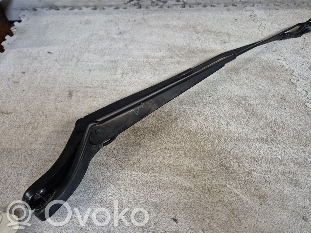 Peugeot 208 I Braccio della spazzola tergicristallo anteriore 