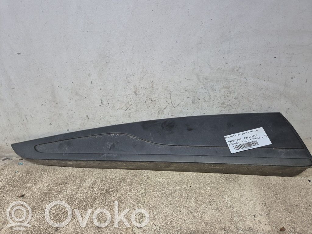 Renault Clio IV Listwa drzwi tylnych