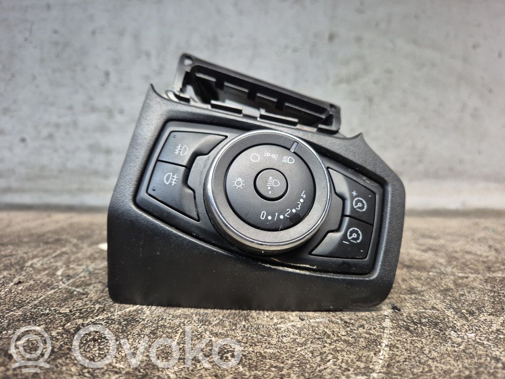 Ford Focus Light switch 