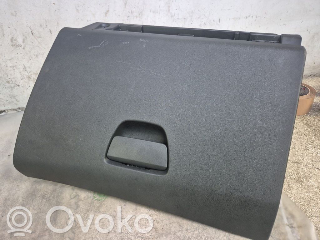 Peugeot 208 I Juego guantera 