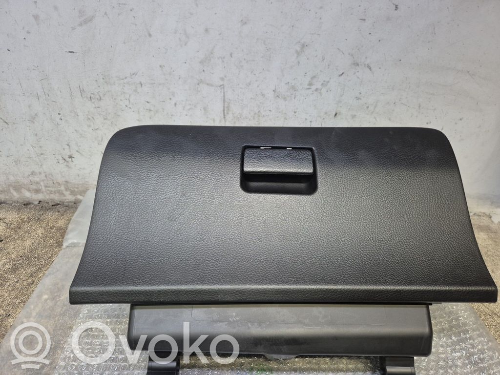 Suzuki SX4 Juego guantera 