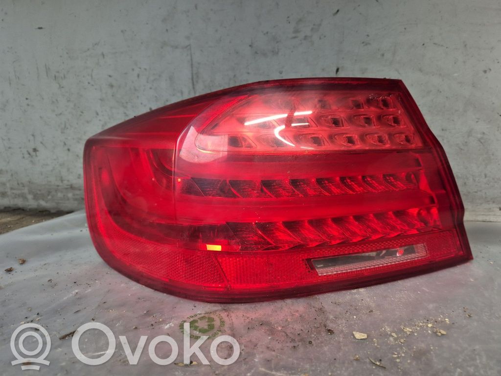 BMW 3 E92 E93 Aizmugurējais lukturis virsbūvē 