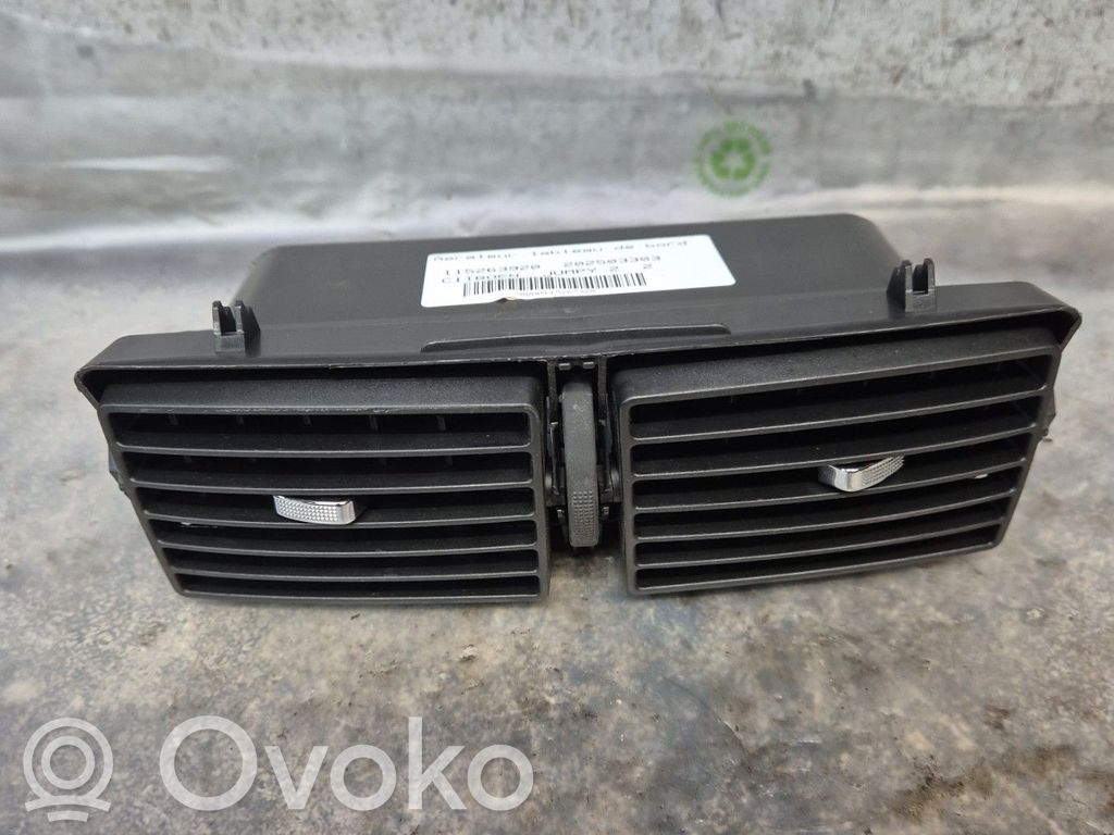 Rejilla de ventilación central del panel   8264Q2