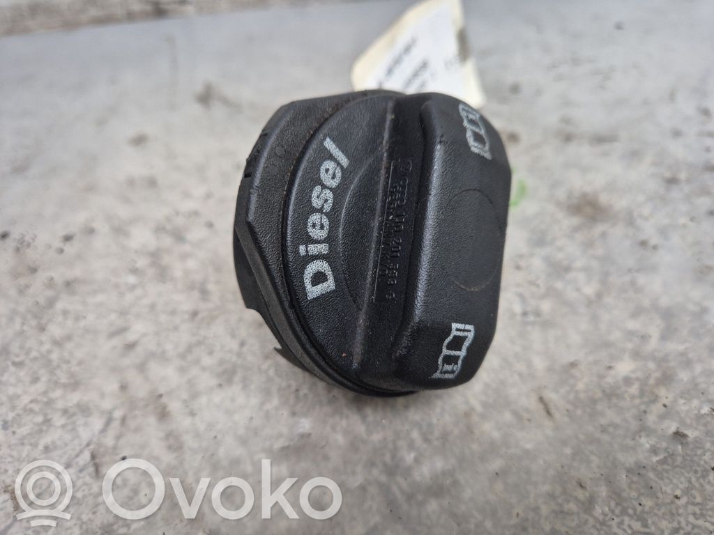 Korek wlewu paliwa   8E0201550H