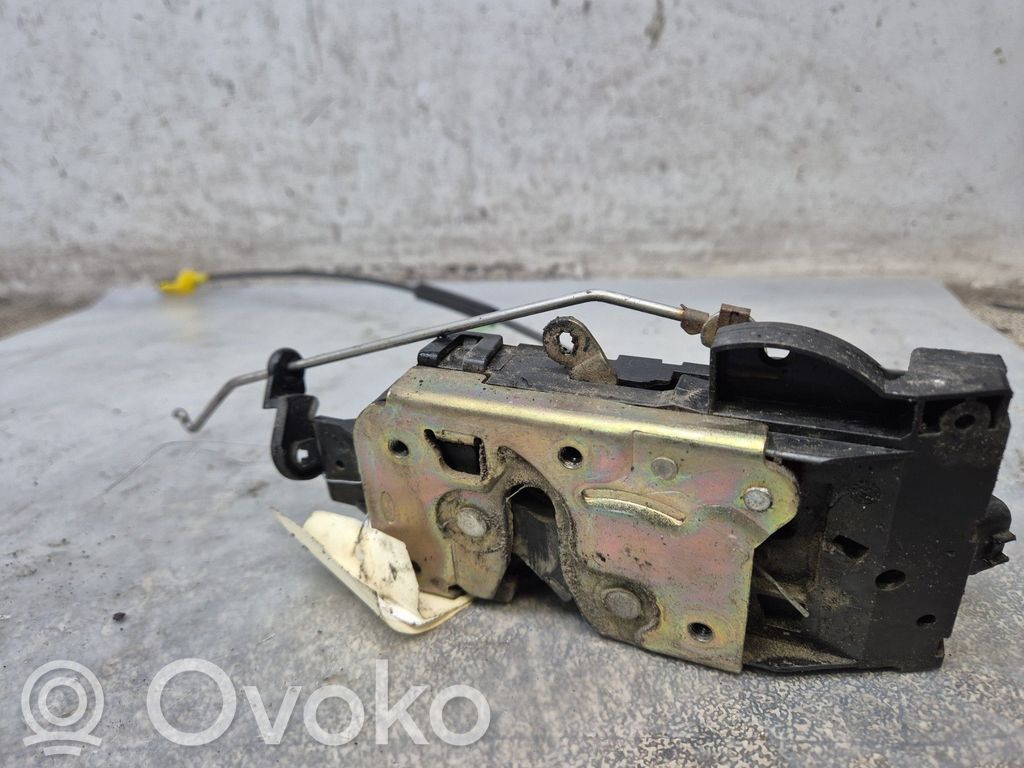 Ford Focus Priekšpusē slēdzene 