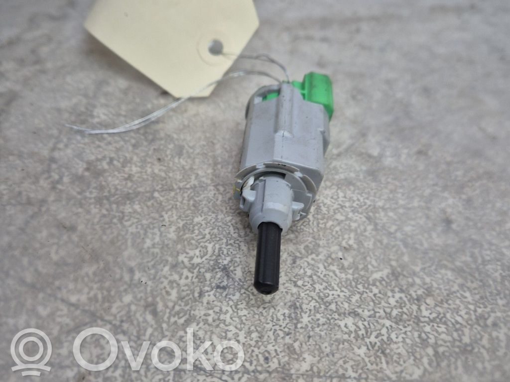 Interruptor sensor del pedal de freno   25320BC60B