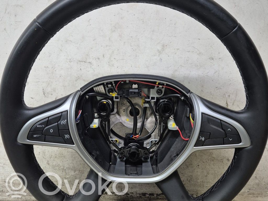 Dacia Duster II Steering wheel 