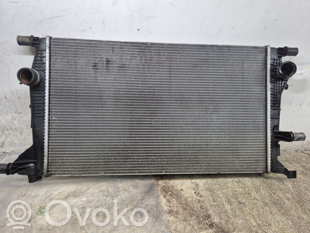 Renault Megane III Radiator lichid răcire 