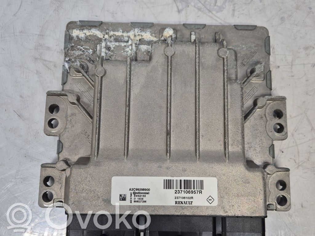 Engine control unit/module   237106957R