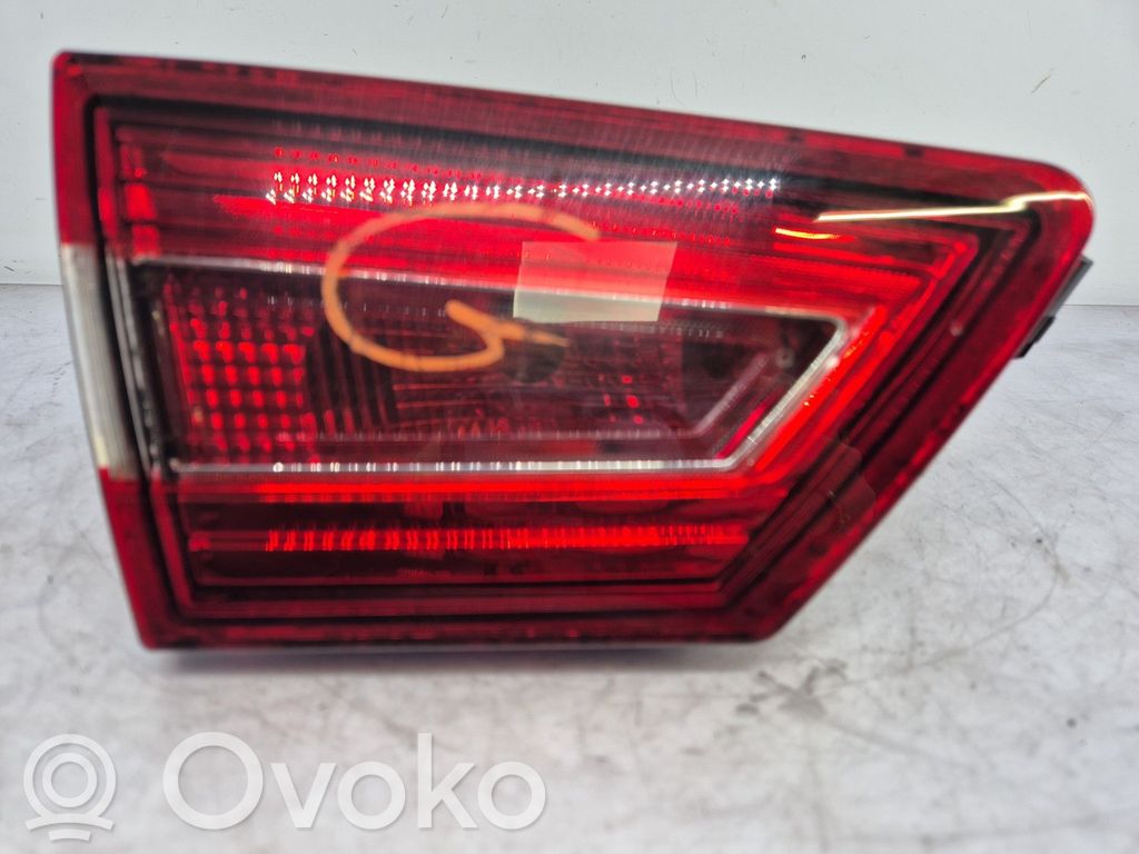 Renault Clio IV Luci posteriori del portellone del bagagliaio