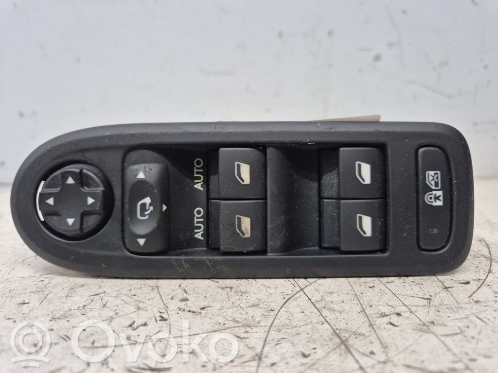 Citroen C3 Electric window control switch 