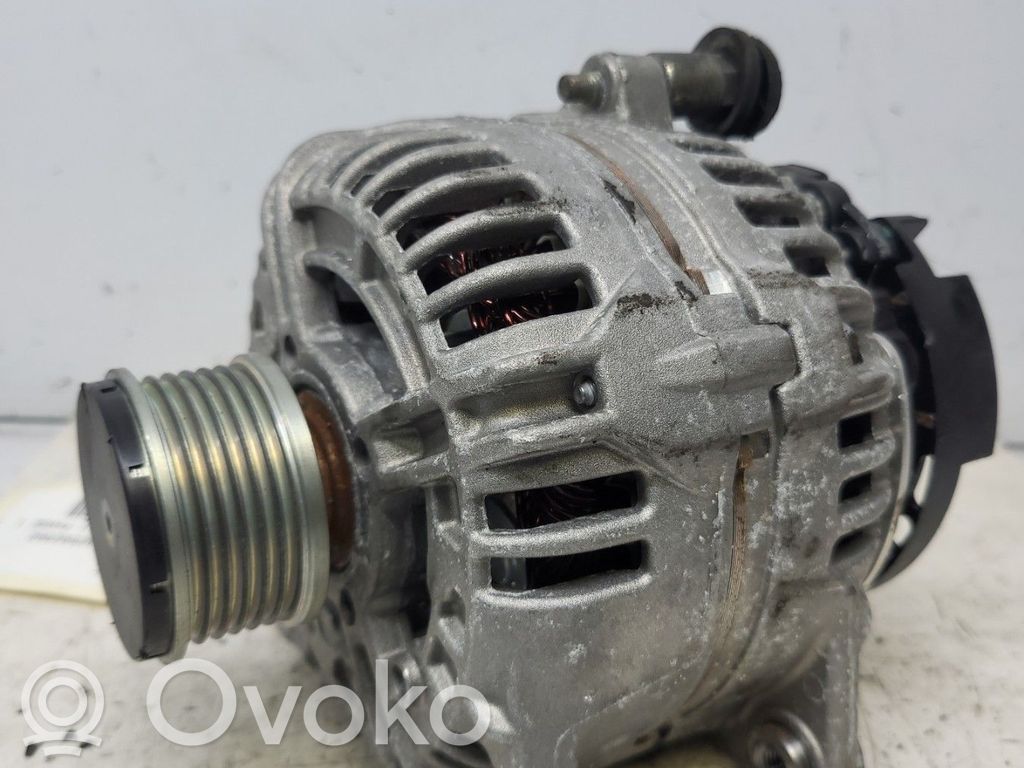 Nissan Juke I F15 Generator/alternator 