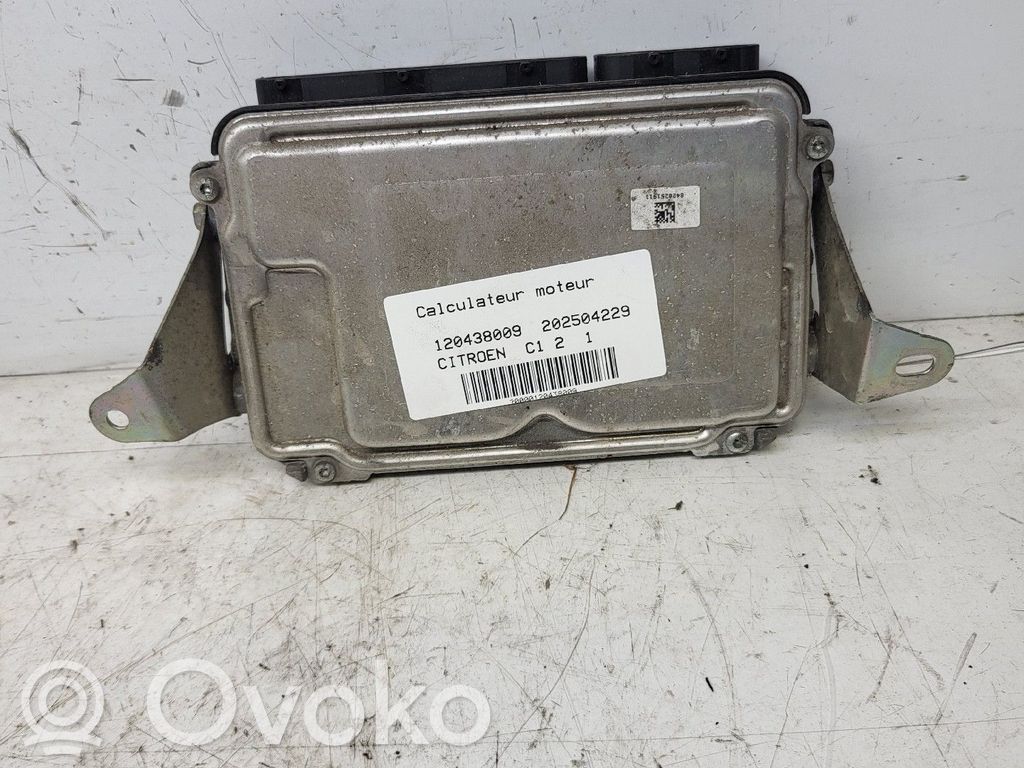 Unidad de control/módulo del motor   B001059080