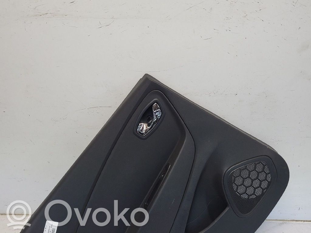 Renault Captur Apmušimas galinių durų (obšifke) 