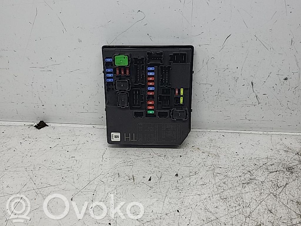 Nissan Juke I F15 Unidad de control del BSM 