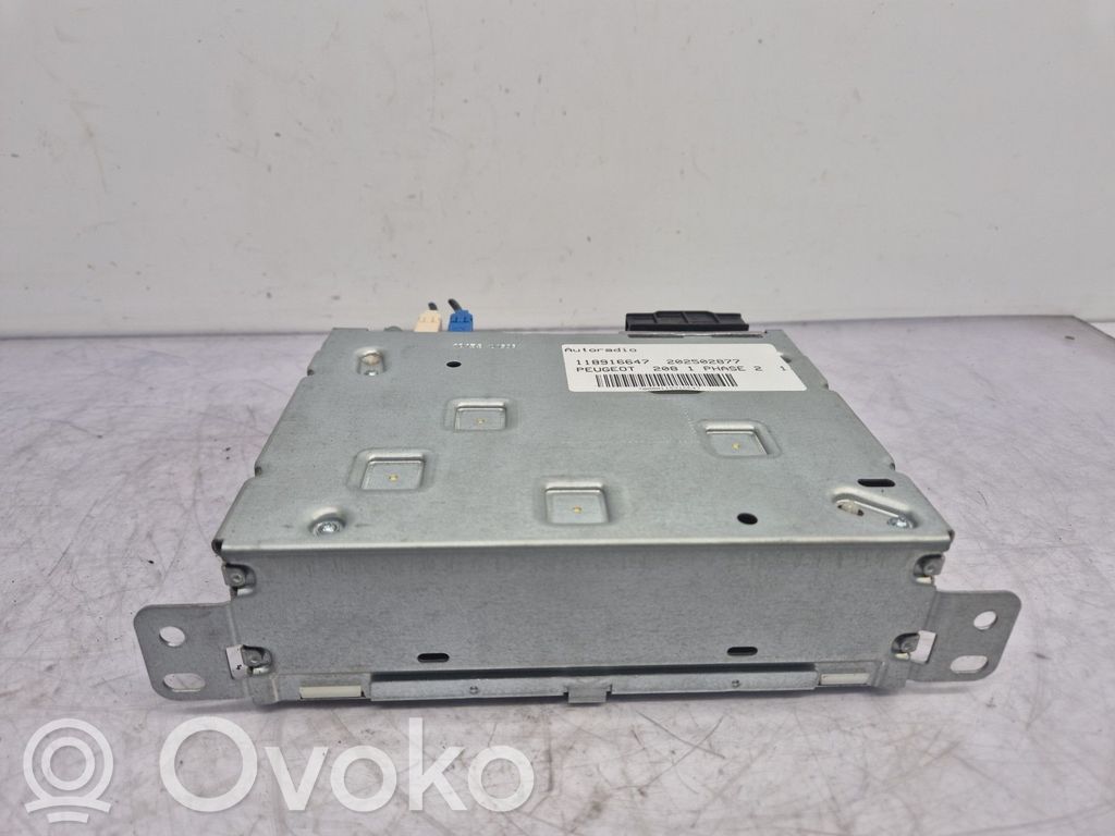 Peugeot 208 I Panel / Radioodtwarzacz CD/DVD/GPS 