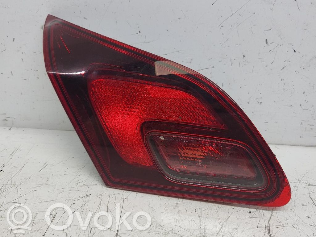 Opel Astra J Feux arrière sur hayon