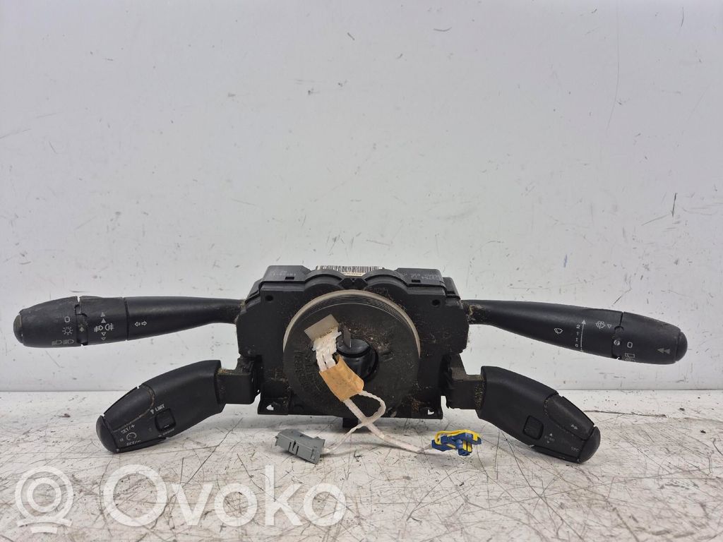 Peugeot 206+ Commodo, commande essuie-glace/phare 