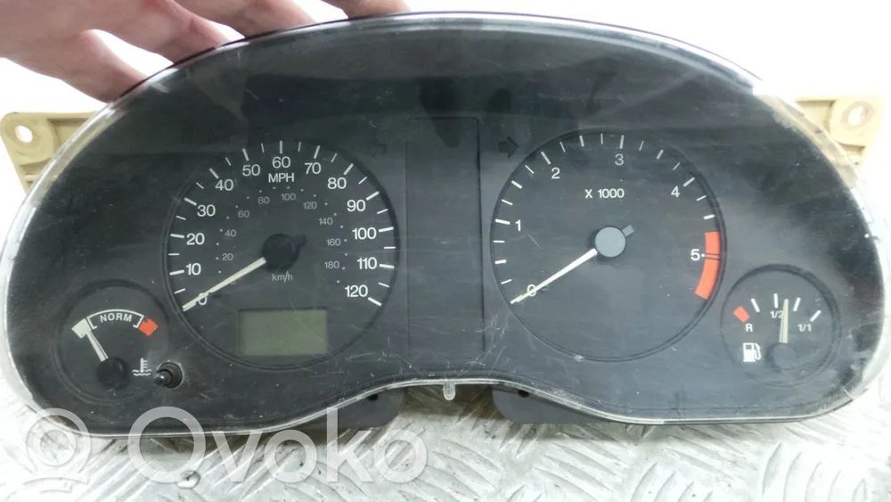 Volkswagen Sharan Geschwindigkeitsmesser Cockpit 
