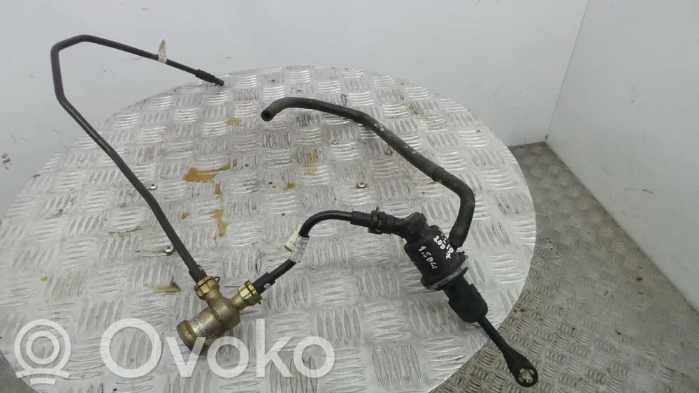Renault Clio III Główny cylinder sprzęgła 