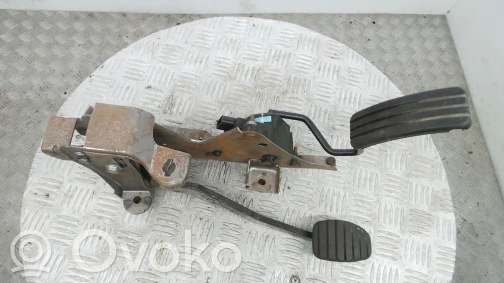 Renault Clio III Jarrupolkimen anturin kytkin 