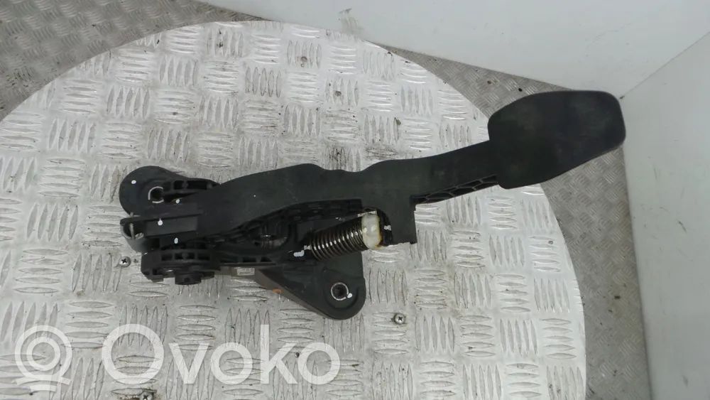 Renault Clio V Mocowanie pedału sprzęgła 