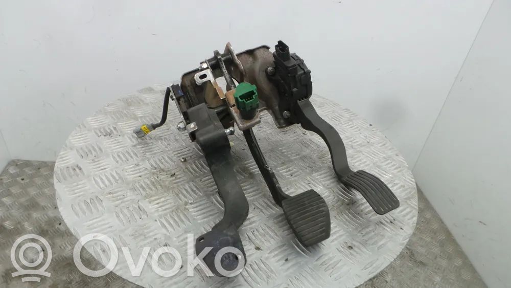 Citroen C3 Jarrupolkimen anturin kytkin 