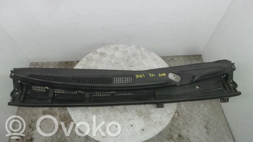 Toyota Yaris Element deski rozdzielczej / środek 