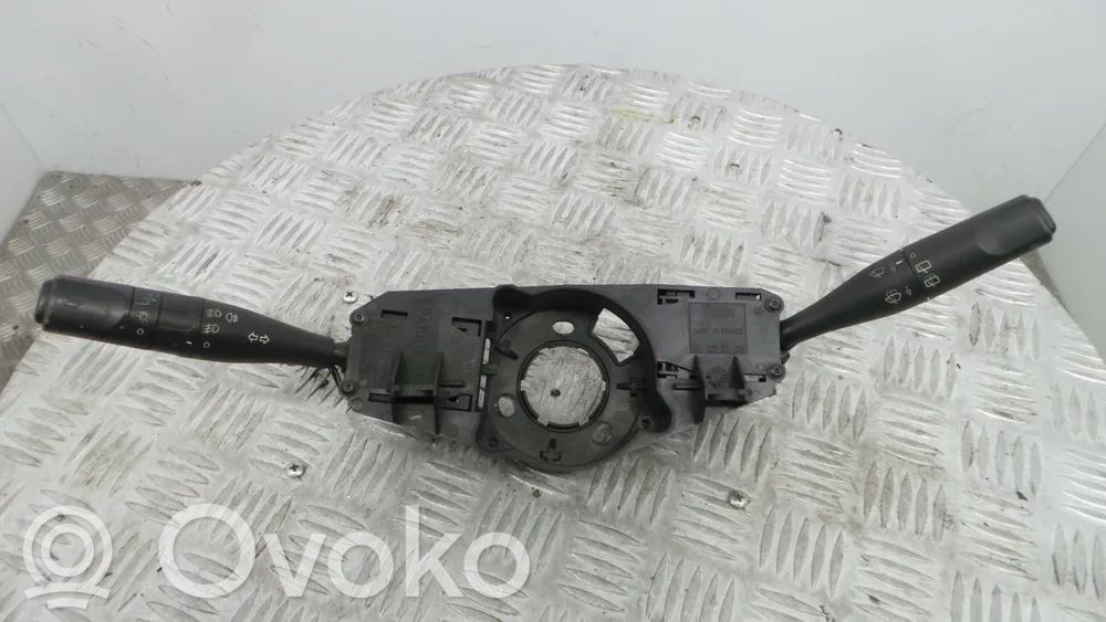 Peugeot 106 Palanca de intermitentes 