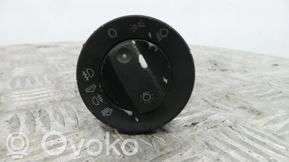 Audi A4 S4 B6 8E 8H Light switch 