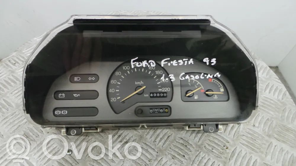Ford Fiesta Geschwindigkeitsmesser Cockpit 