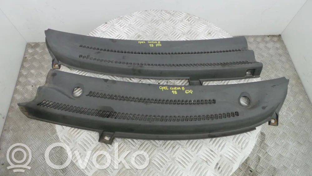 Opel Corsa B Dashboard center trim panel 
