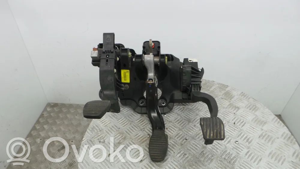 Opel Corsa D Датчик тормозной педали 