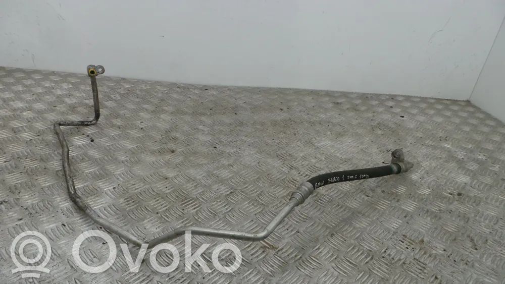 BMW 1 E82 E88 Ilmajousituksen letku 
