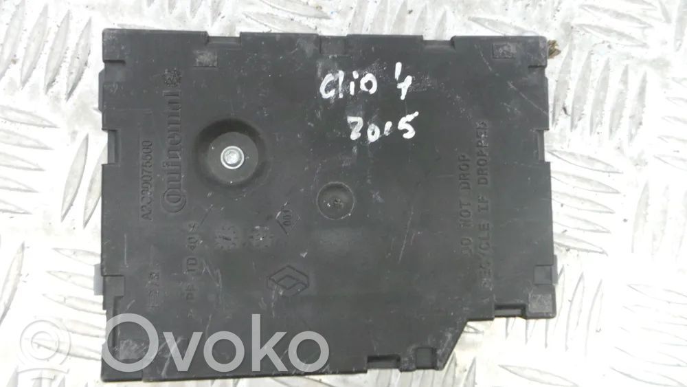 Renault Clio IV Ignition amplifier control unit 