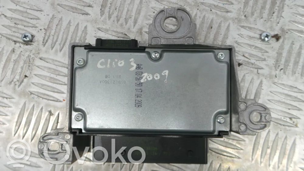Renault Clio III Module de contrôle airbag 