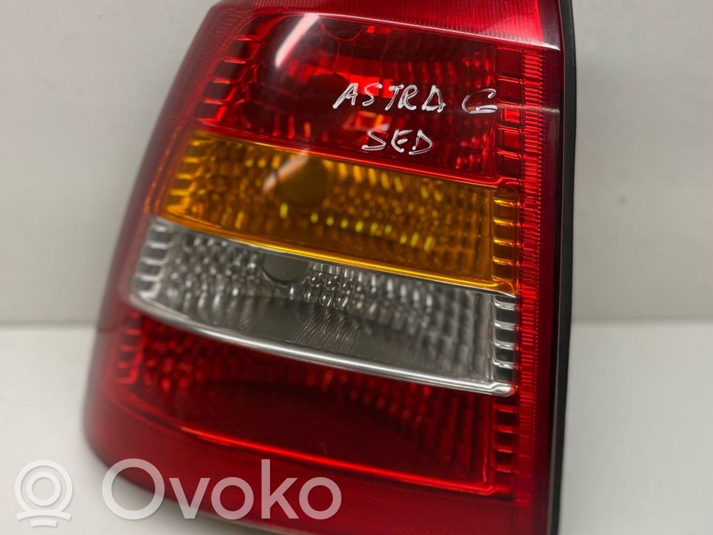 Opel Astra G Aizmugurējais lukturis virsbūvē 