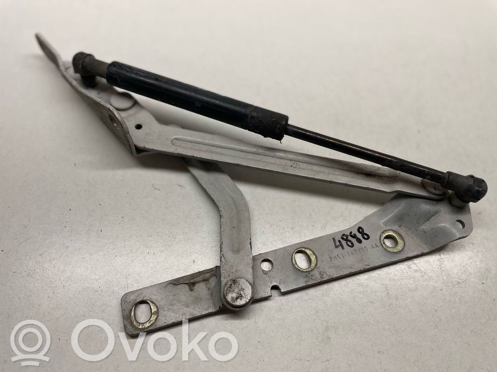 Ford Focus Tailgate/trunk/boot hinge 