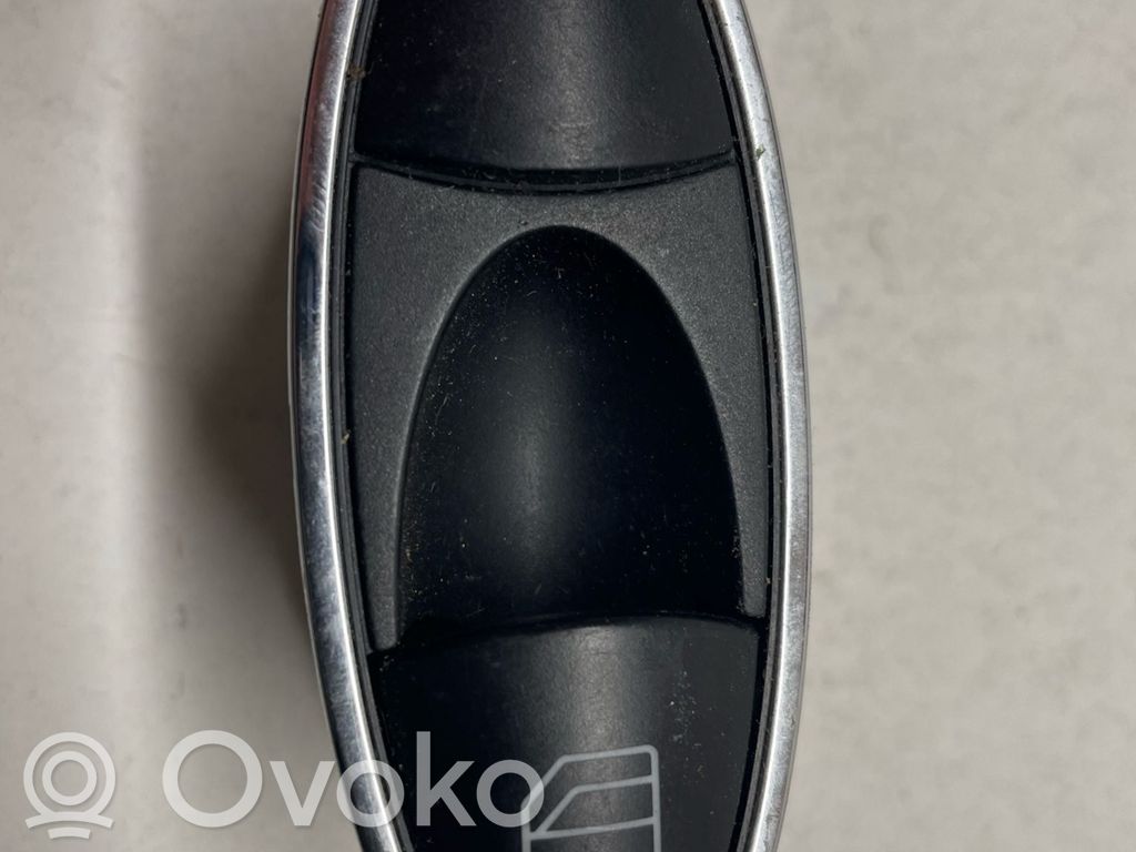 Mercedes-Benz E W211 Electric window control switch 
