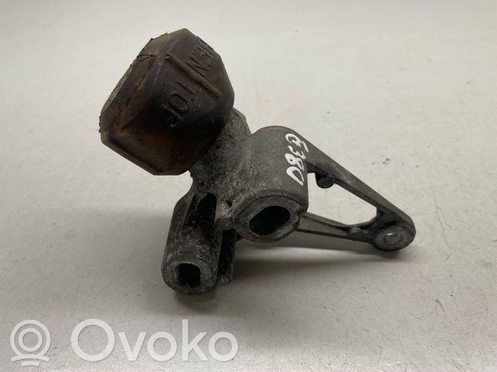Audi Q5 SQ5 8R Engine mount bracket 