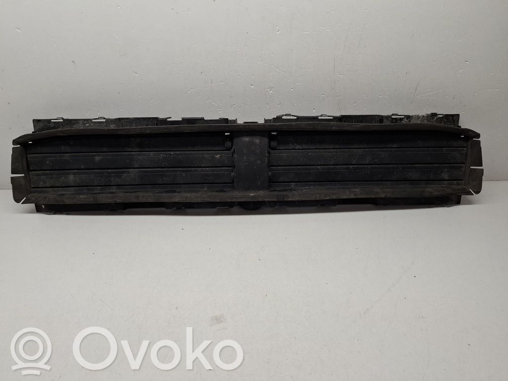 BMW 2 Active Tourer U06 Front bumper lower grill 
