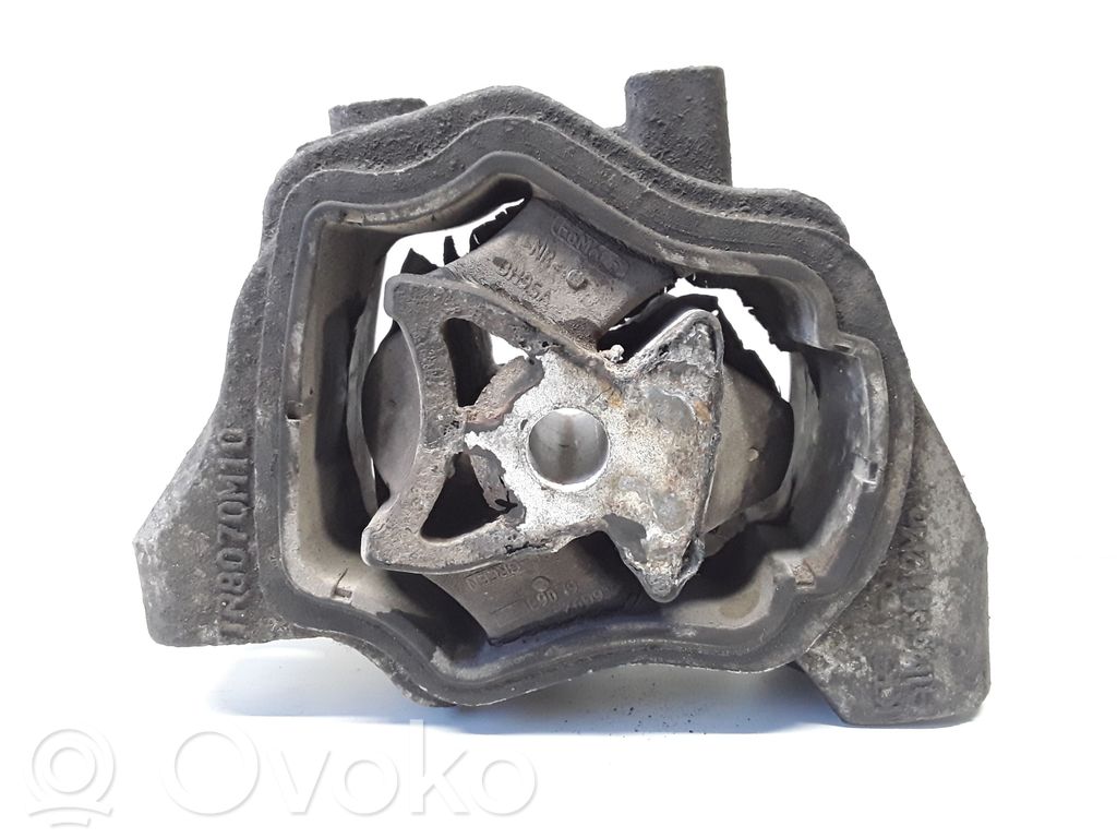 Volvo V70 Engine mount bracket 