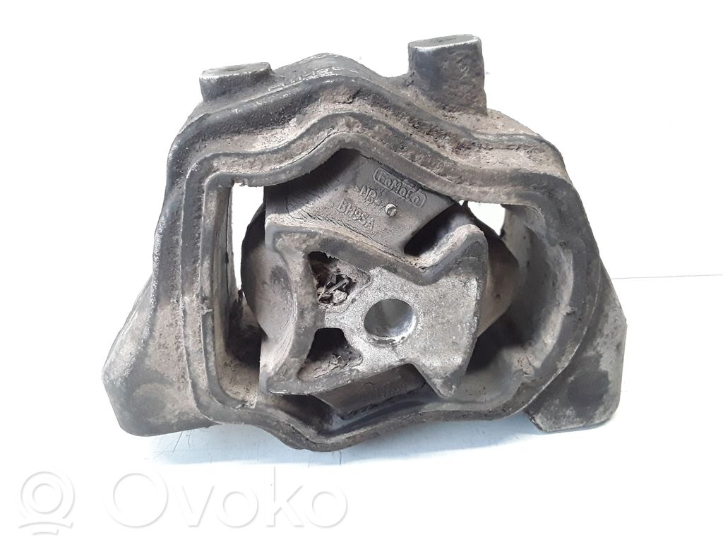 Volvo V70 Engine mount bracket 