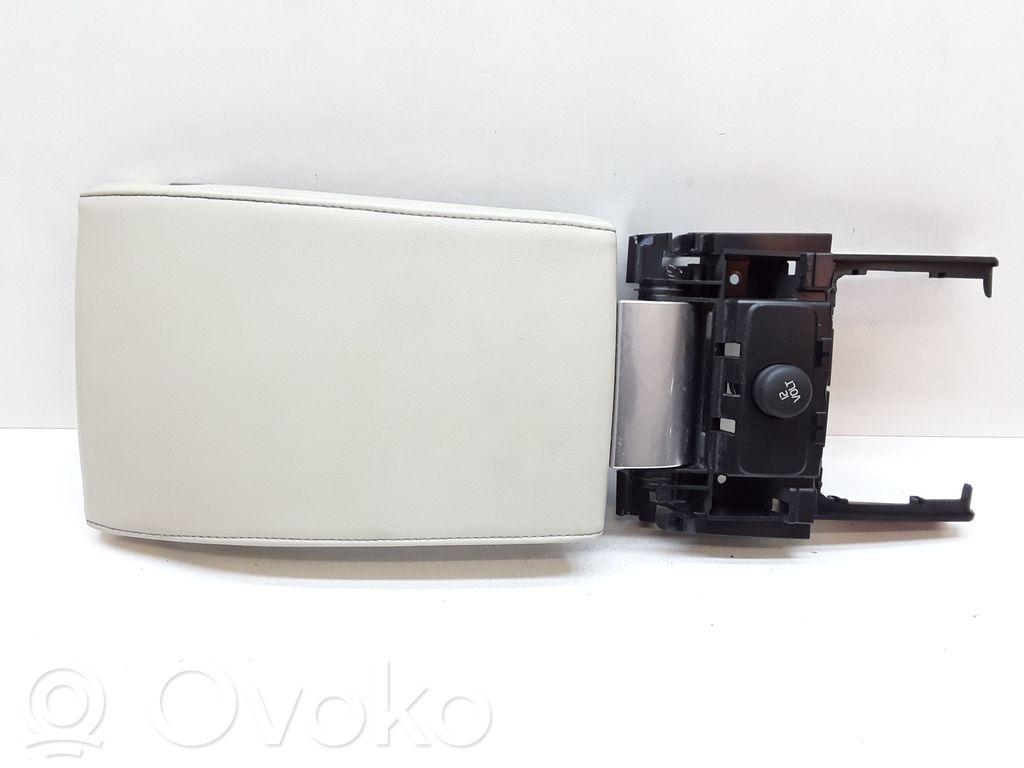 Volvo V70 Armrest 