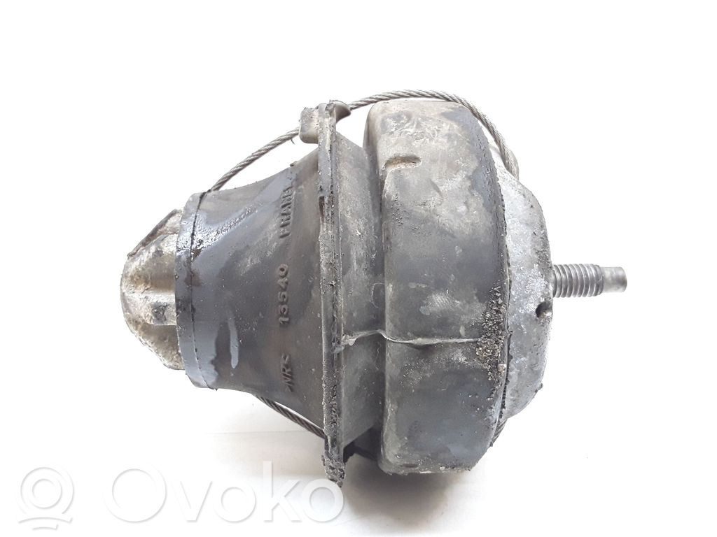 Engine mount bracket